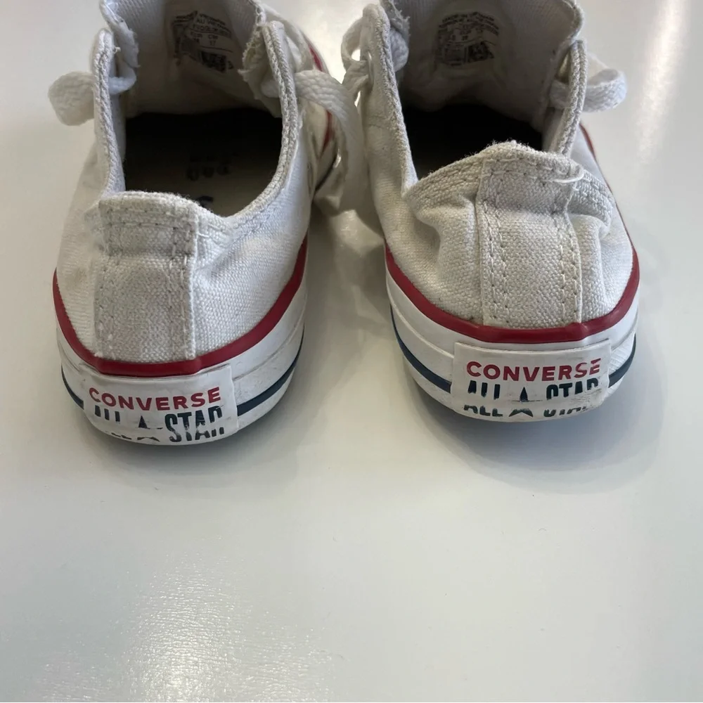 Converse Kids Chuck Taylor White Canvas Low Top All Star Sneakers, size 11